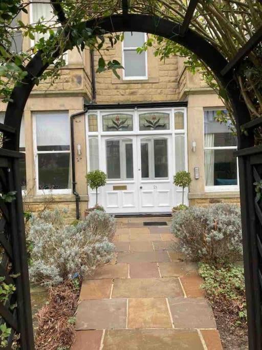Garden Apartment, Central Harrogate With Parking Екстер'єр фото